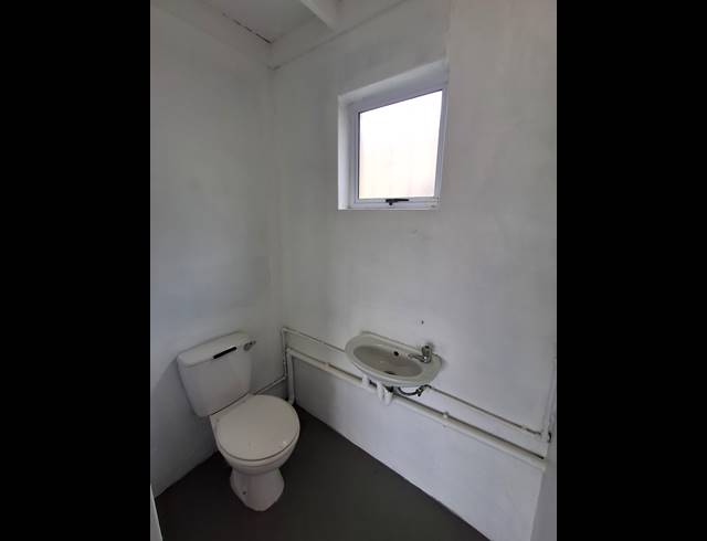 40M² WORKSHOP TO LET IN GONUBIE
